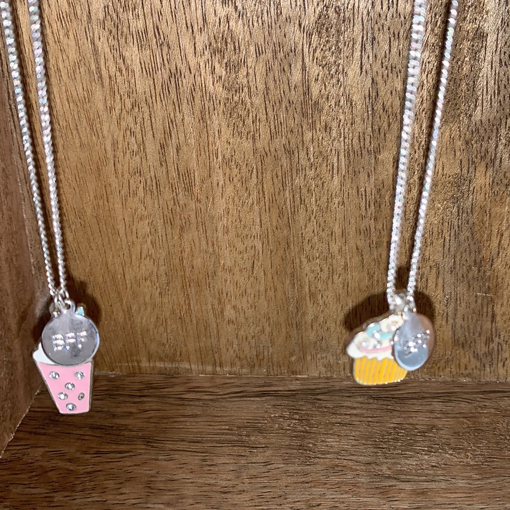 🎄🎁…🧁 “NEW” BFF necklaces - Picture 3 of 4